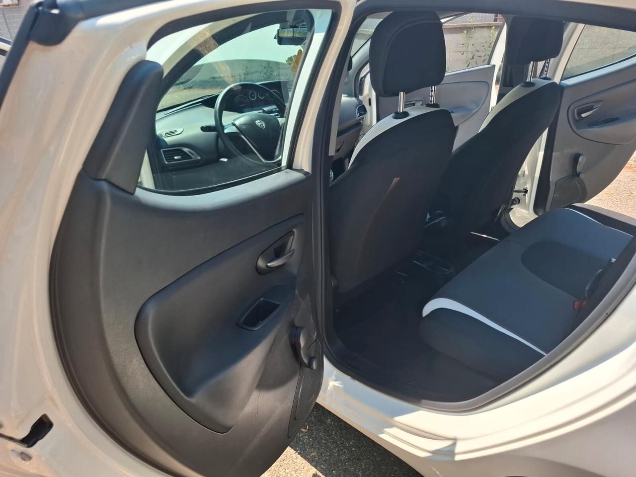 Lancia Ypsilon 1.2 GPL 126.000 KM NEOPATENTATI