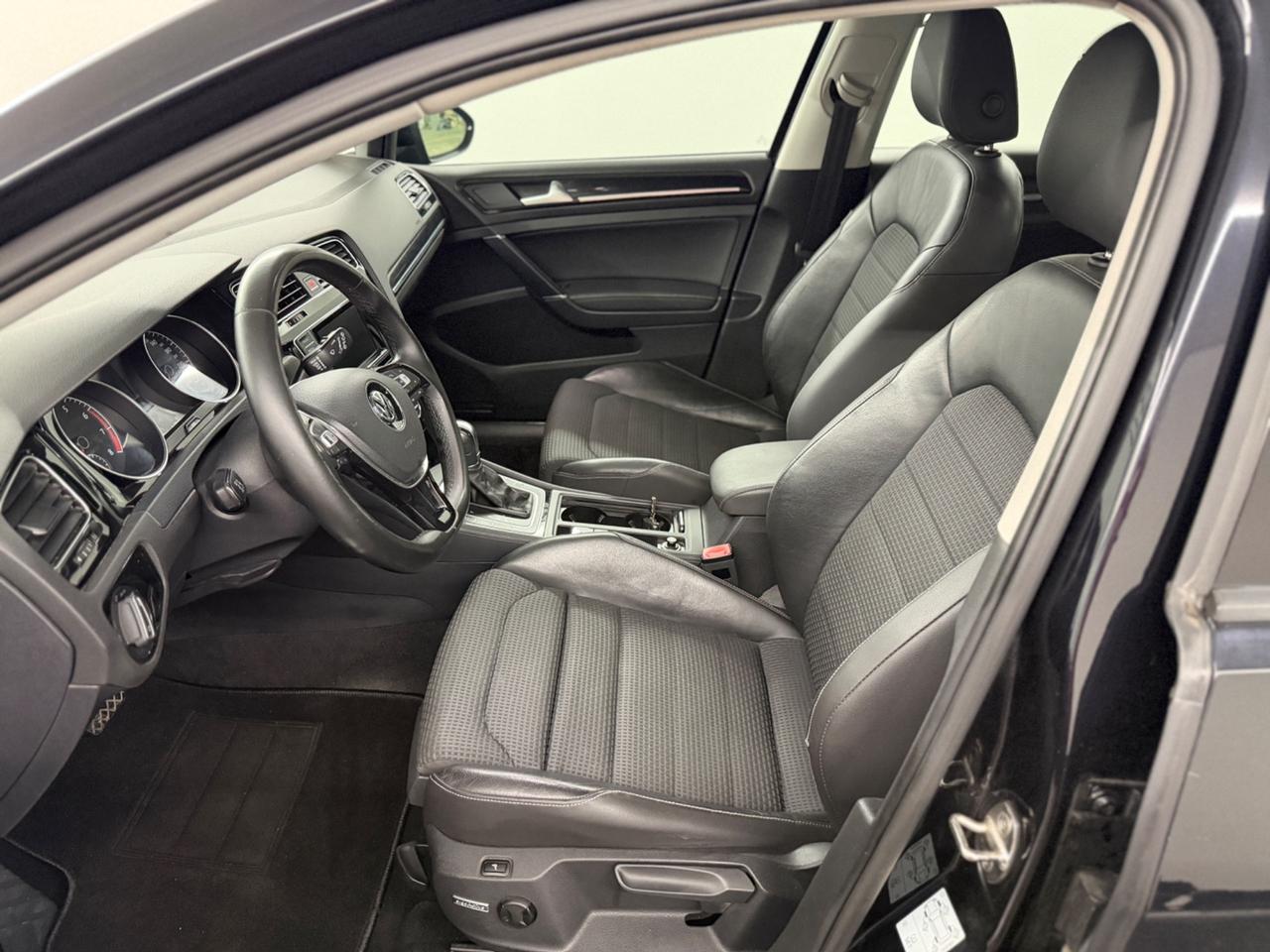 VOLKSWAGEN GOLF (anno 2013)