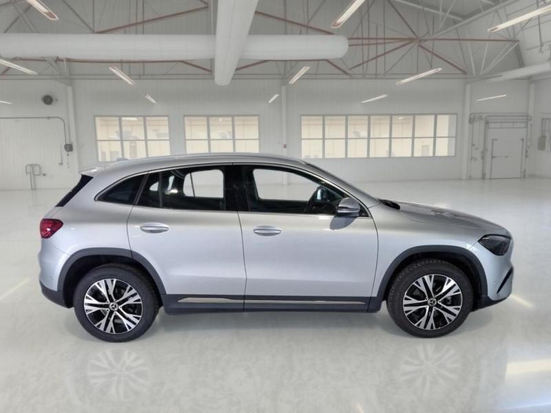 MERCEDES-BENZ GLA 200 D AUTO PROG ADVANCED CROSSOVER