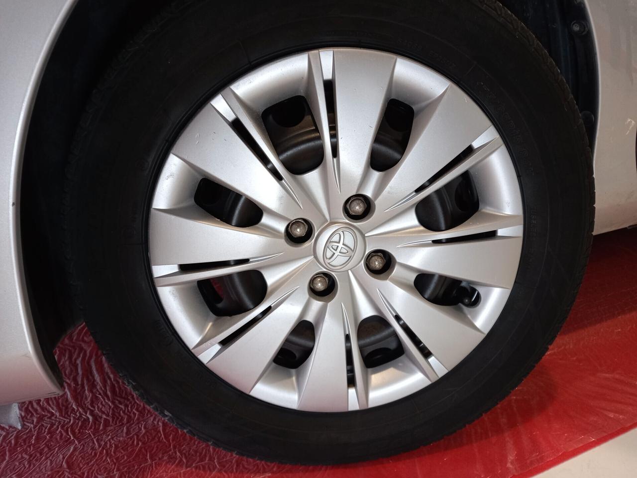 Toyota Yaris 1.0 5 porte Lounge