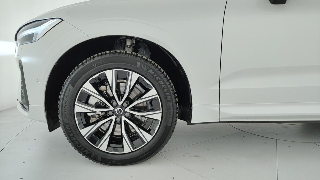 VOLVO XC60 2.0 b4 Plus Dark auto
