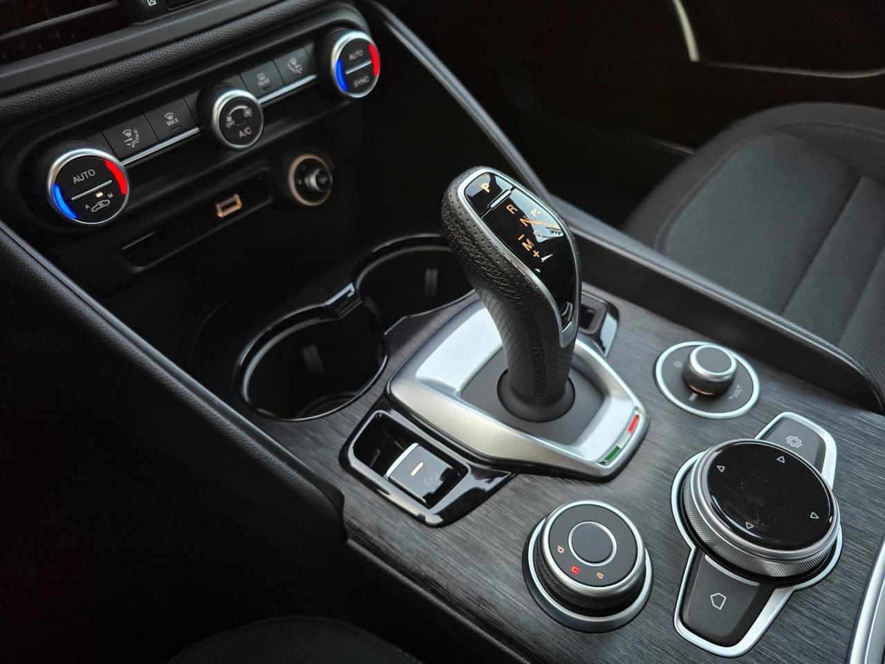 Alfa Romeo Giulia 2.2 190cv AUT. / CERCHI 19"