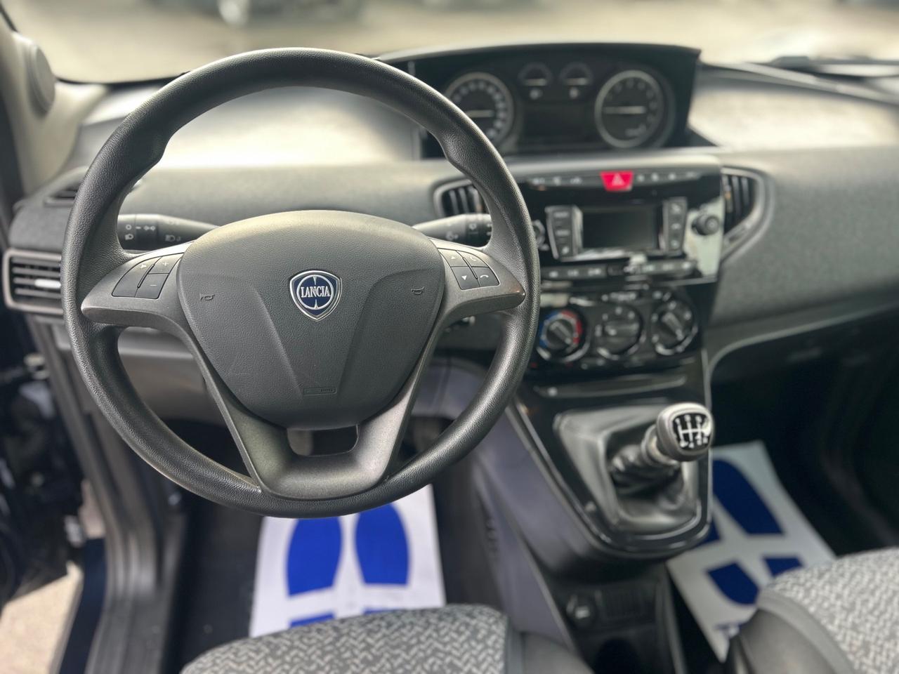 Lancia Ypsilon 1.0 Hybrid Ecochic