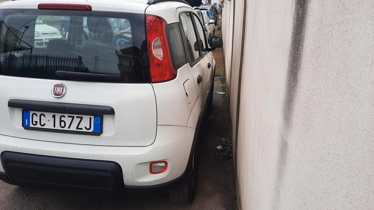 Fiat Panda 0.9 TwinAir Turbo Natural Power anno 2021 incidentata