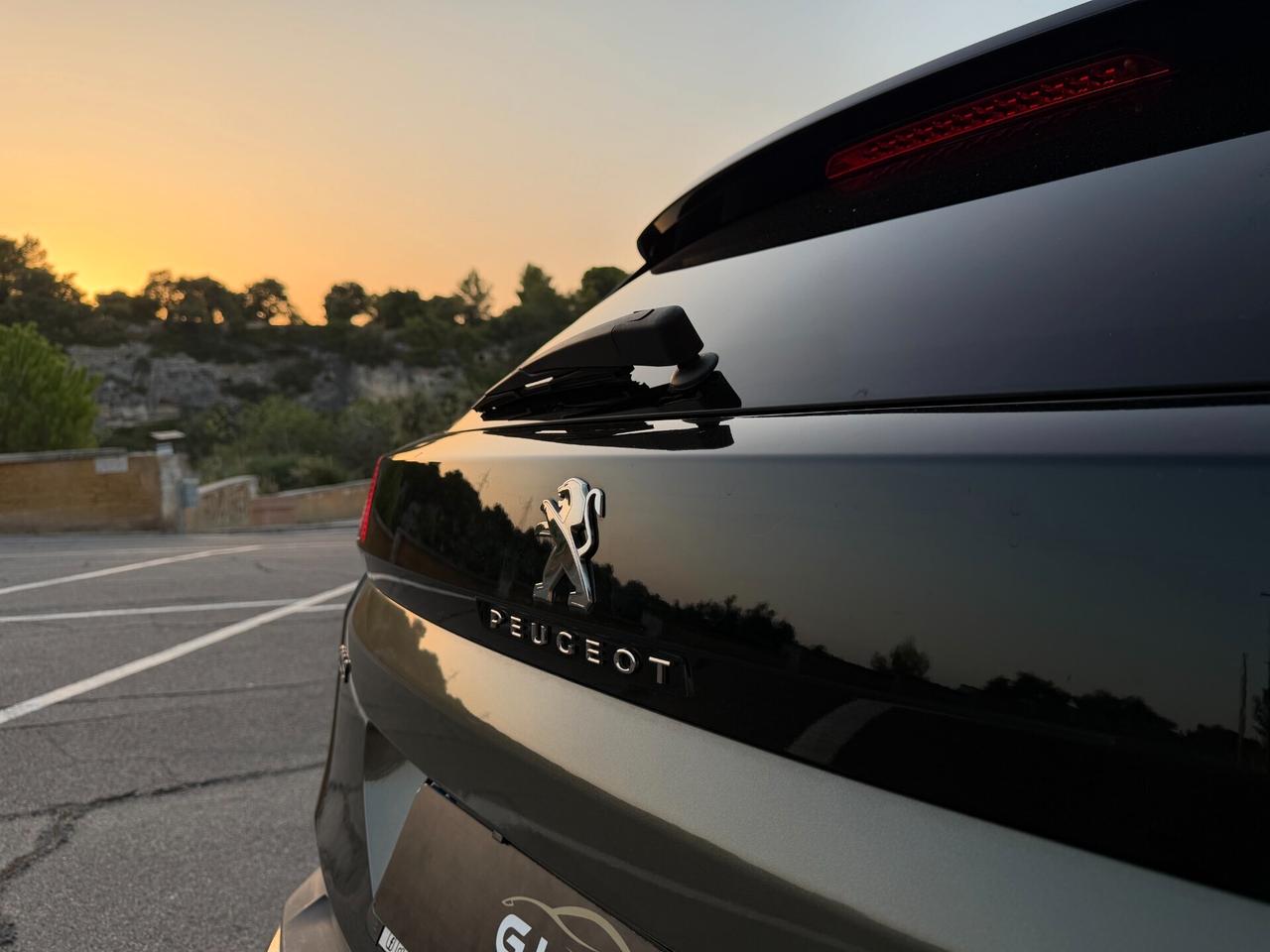 Peugeot 3008 ALLURE/1.6 120CV/PELLE/18"/CAR PLAY