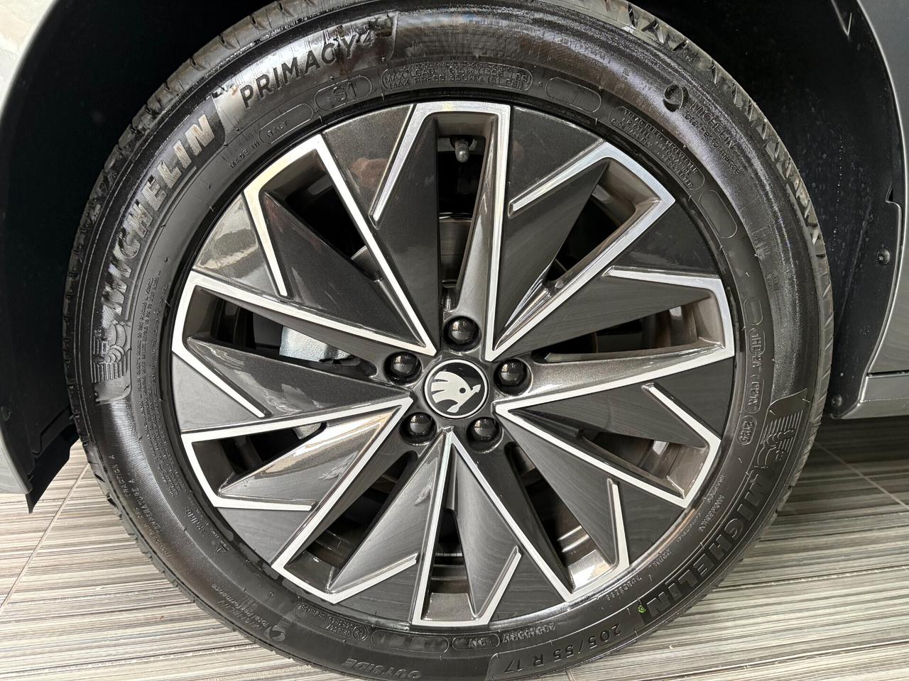 Skoda Kamiq 1.0 TSI 115cv DSG Automatica Black Dots ITALIANA