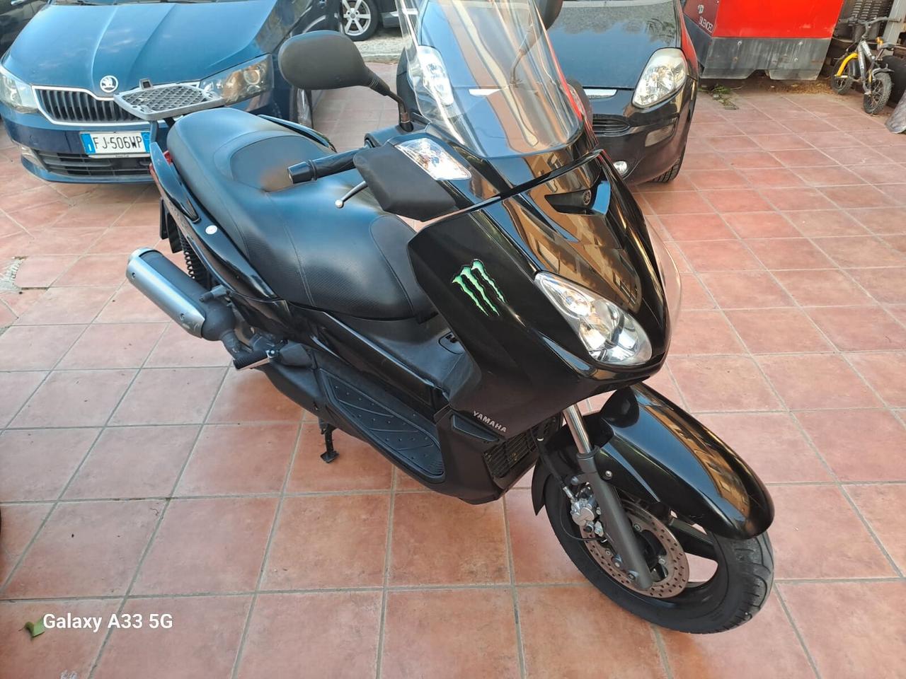 yamaha xmax 125 pari al nuovo