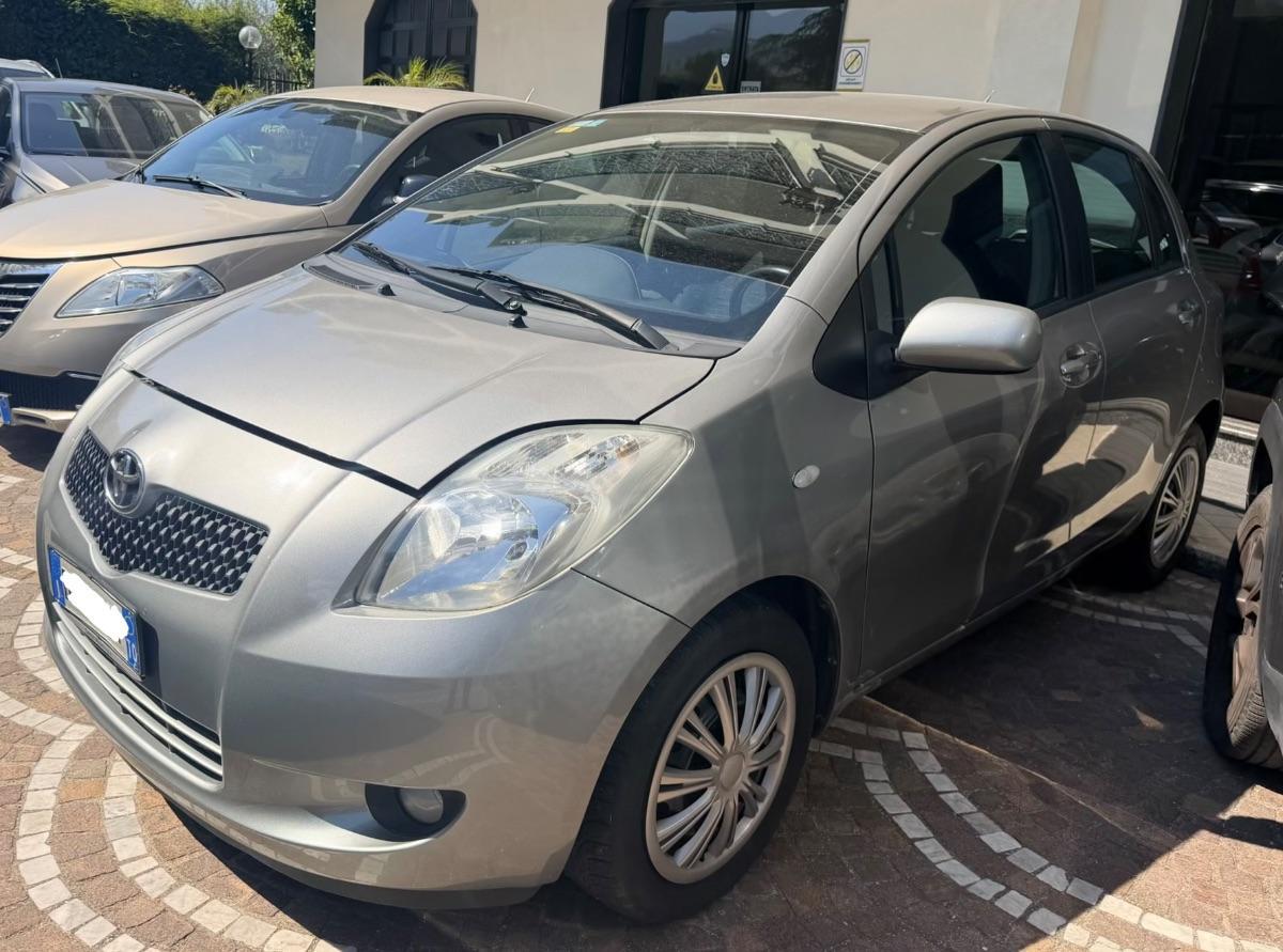 TOYOTA Yaris 1.3 5p. Sol