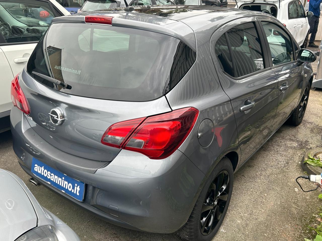 Opel Corsa 1.2 5 porte