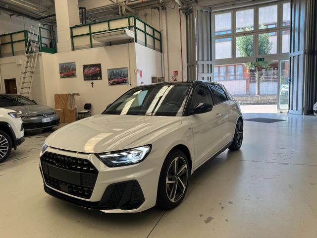 AUDI A1 SPB 30 TFSI S-Tronic Identity Black S-Line KM.0