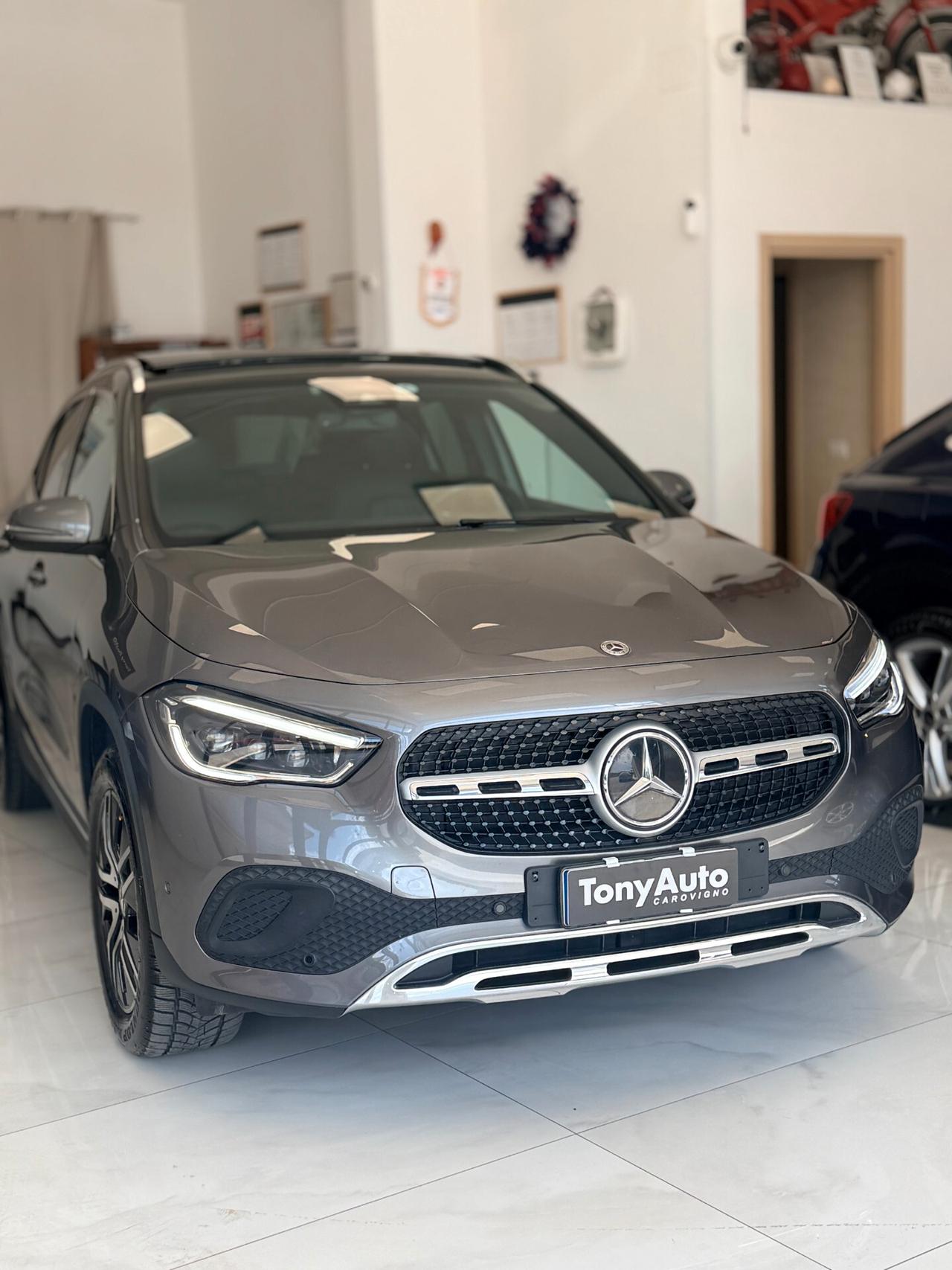 Mercedes-benz GLA 200 d Premium auto AMG TETTO APRIBILE,LUCI SOFFUSE,TELECAMERA,APPLE CARPLAY,SEDILI RISCALDABILI,VIRTUAL