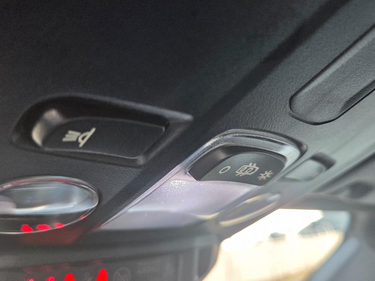 Peugeot 2008 PureTech 155 S&S EAT8 GT