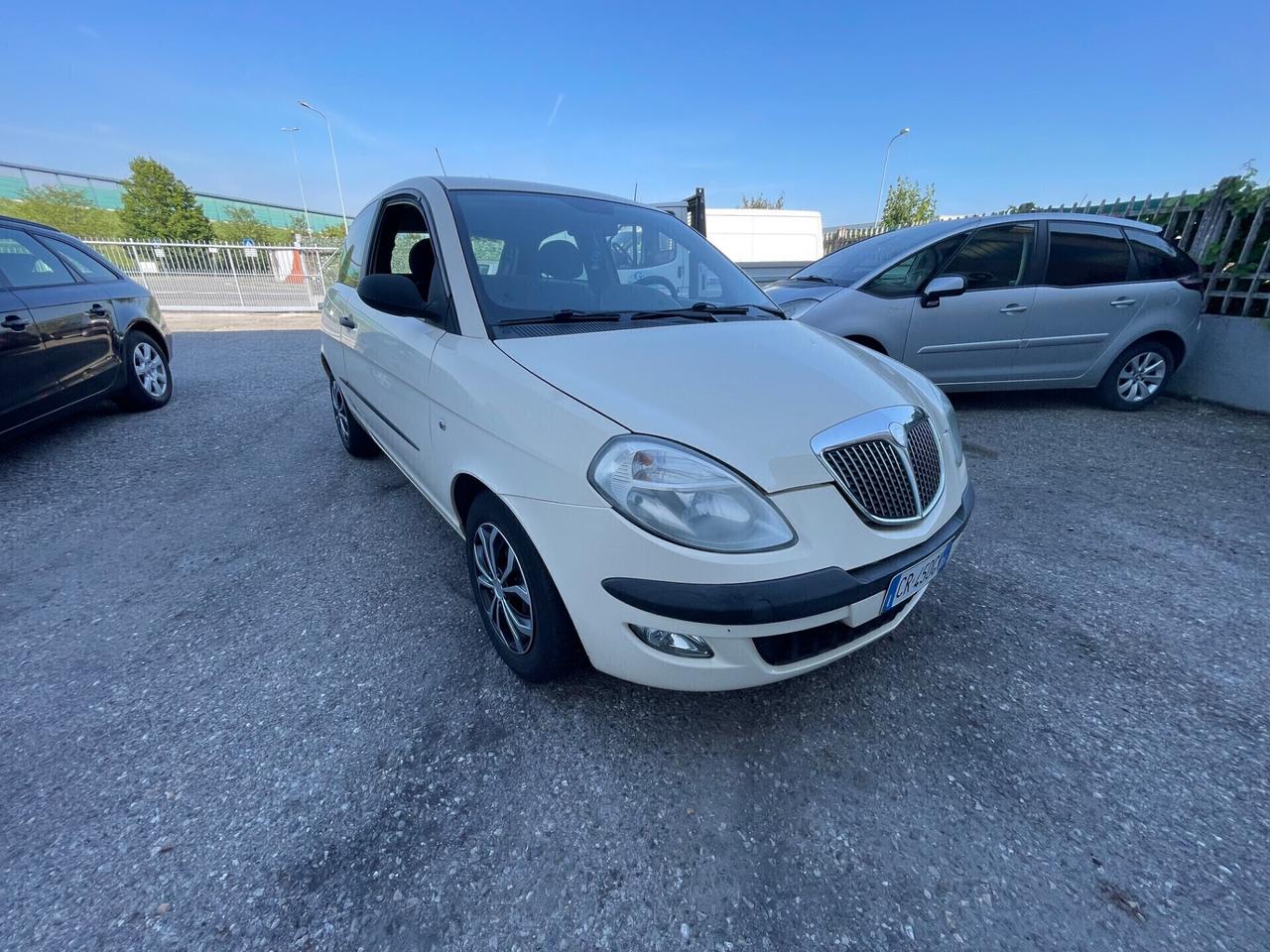 Lancia Ypsilon 1.2 Oro