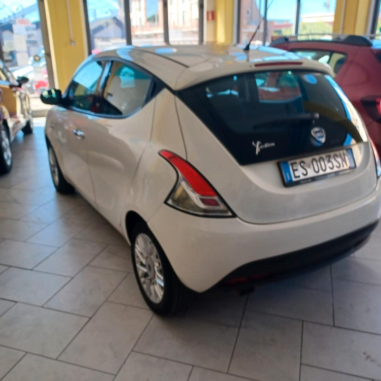 NEOPATENTATI LANCIA YPSILON 1.2 OTTIMO STATO