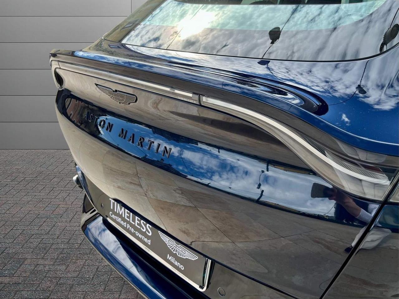 ASTON MARTIN DBX 4.0 auto