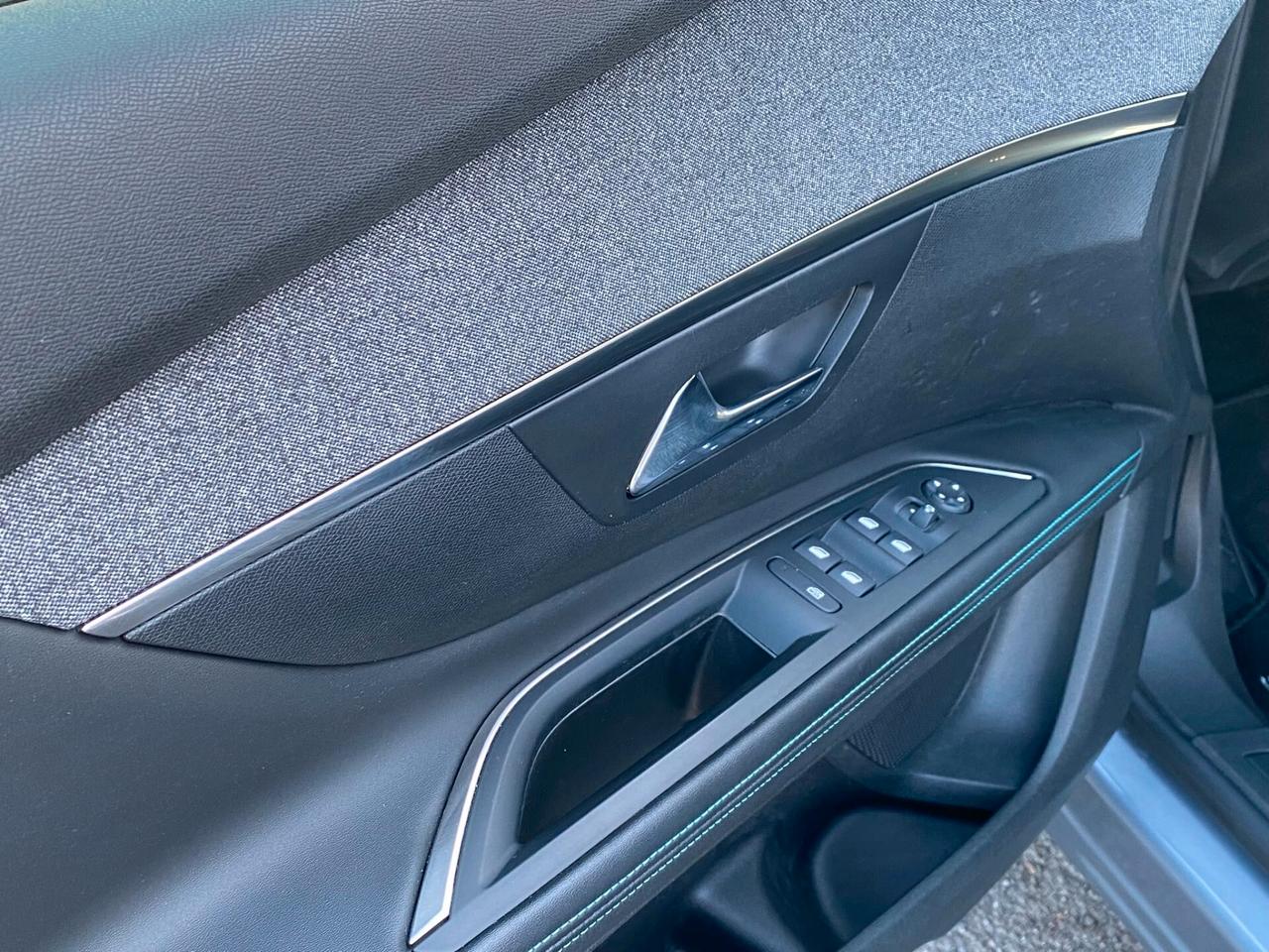 Peugeot 5008 BlueHDi 130 S&S EAT8 Allure Pack