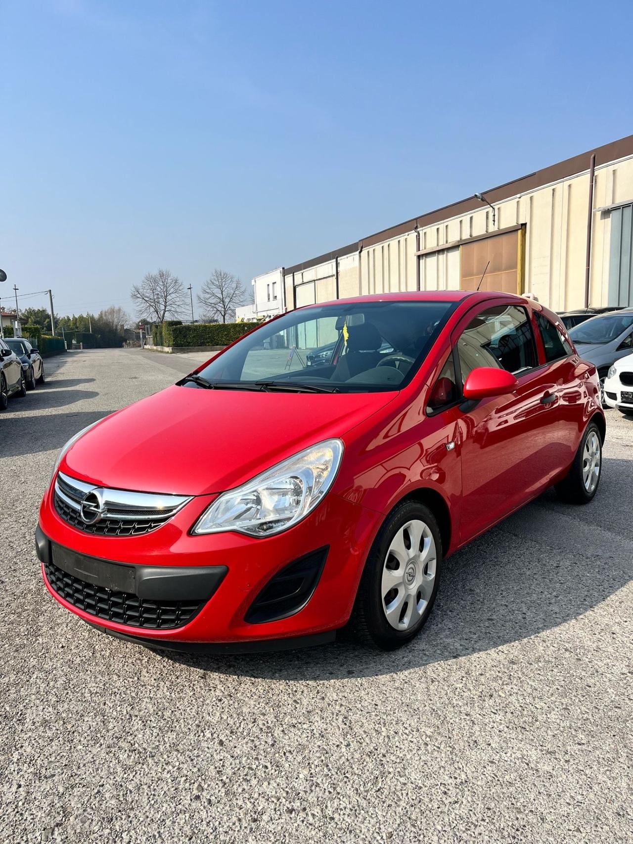 Opel Corsa 1.2 3 porte Neopatentati