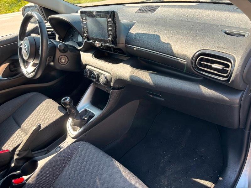 TOYOTA Yaris 4ª serie Yaris 1.0 5 porte Business