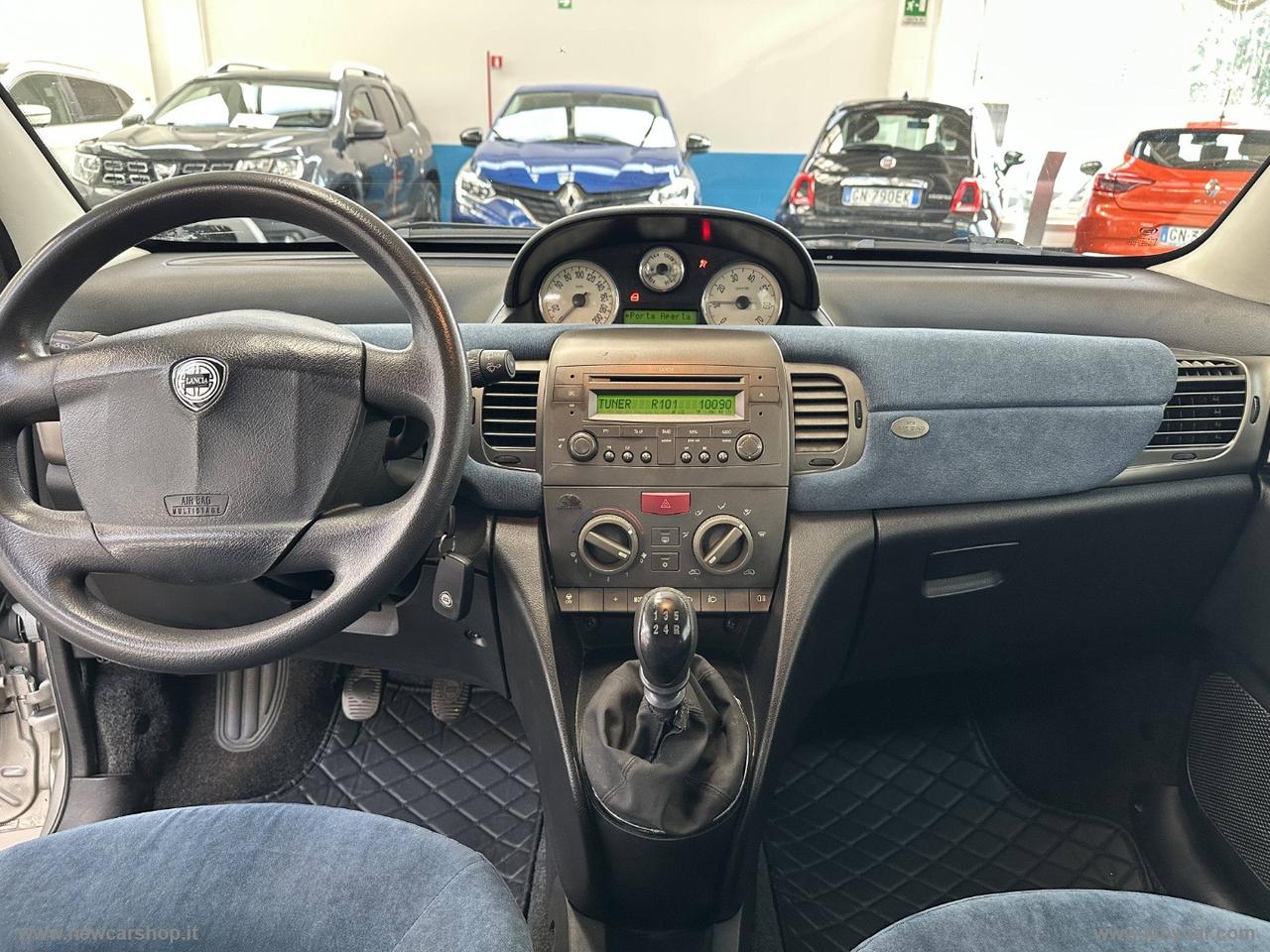 LANCIA Ypsilon 1.2 Argento NEOPATENTATI