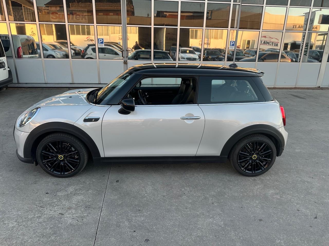 Mini Mini Full Electric Mini Cooper SE Essential