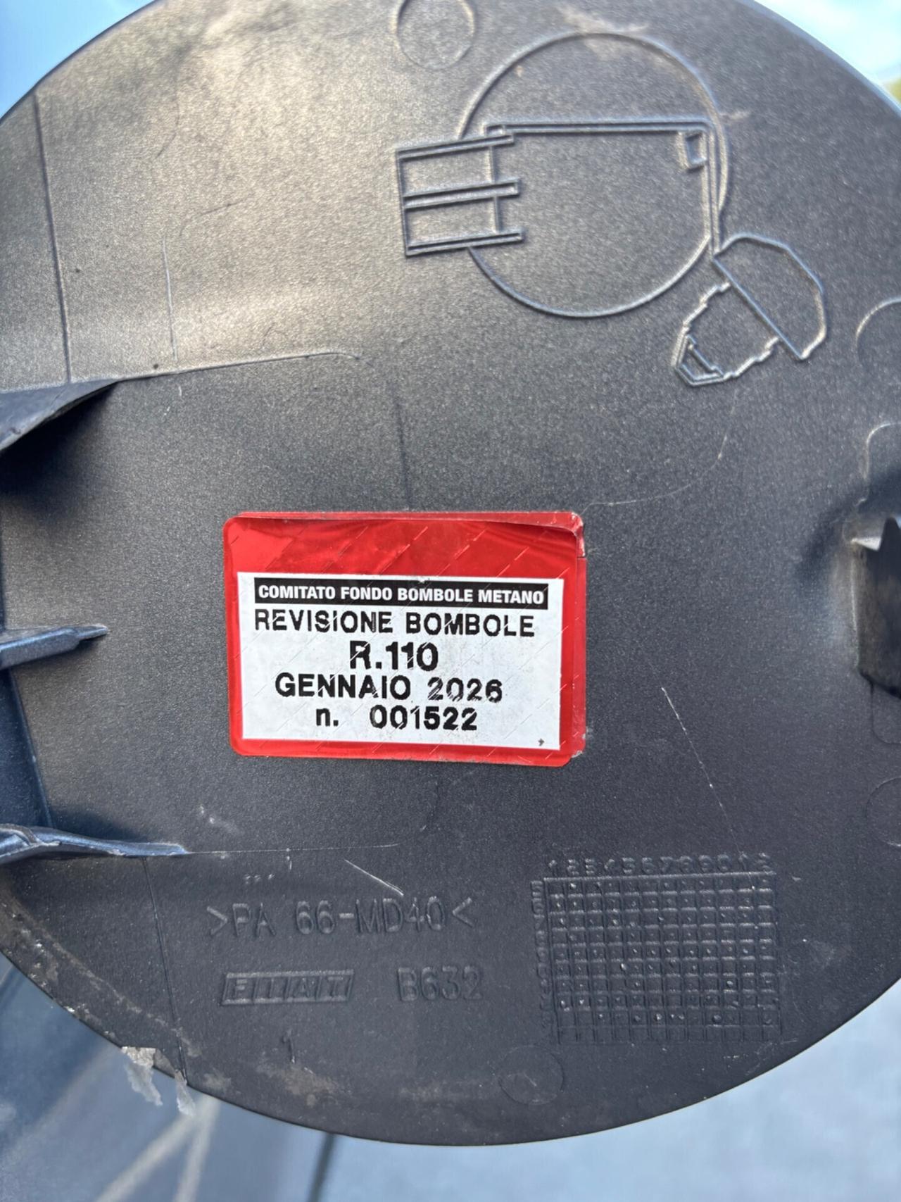 FIAT GRANDE PUNTO 1.4 BENZINA/METANO NEOPATENTATI 5 posti