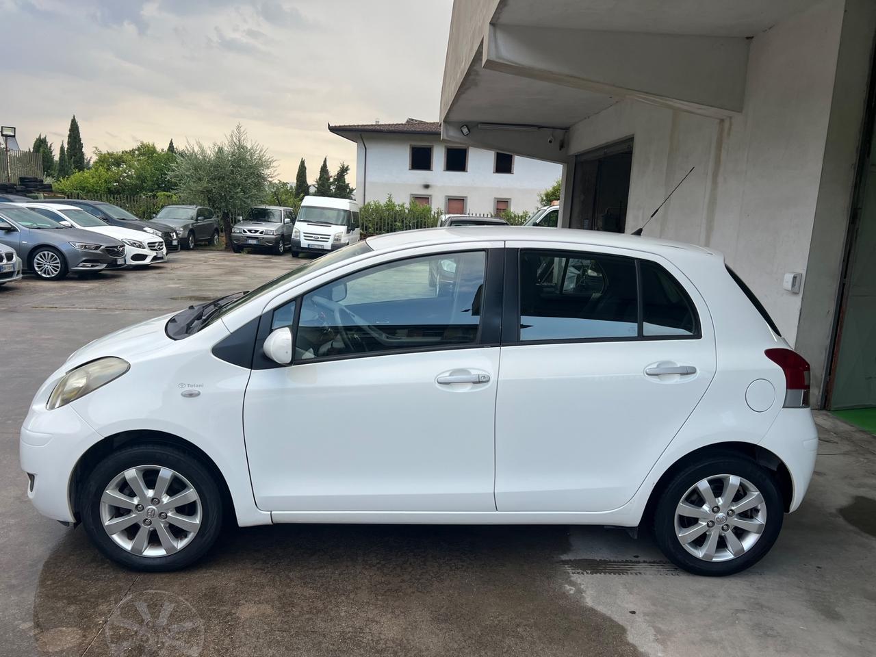 Toyota Yaris 1.0 5 porte