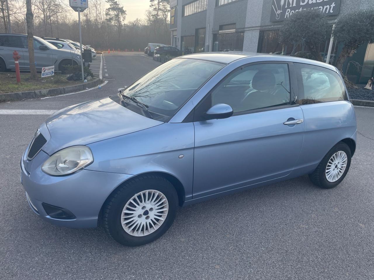 Lancia Ypsilon 1.2 *Neopatentati*doppio treno Gomme*