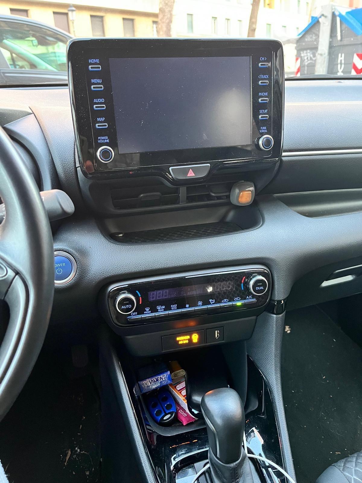 Toyota Yaris 1.5 Hybrid 5 porte Lounge