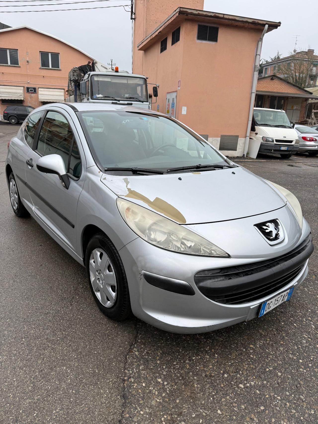 Peugeot 207 1.4 8V 75CV 3p. ONE Line