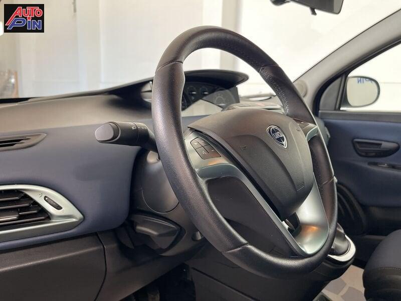 Lancia Ypsilon Ypsilon 1.0 FireFly 5 porte S&S Hybrid Platino