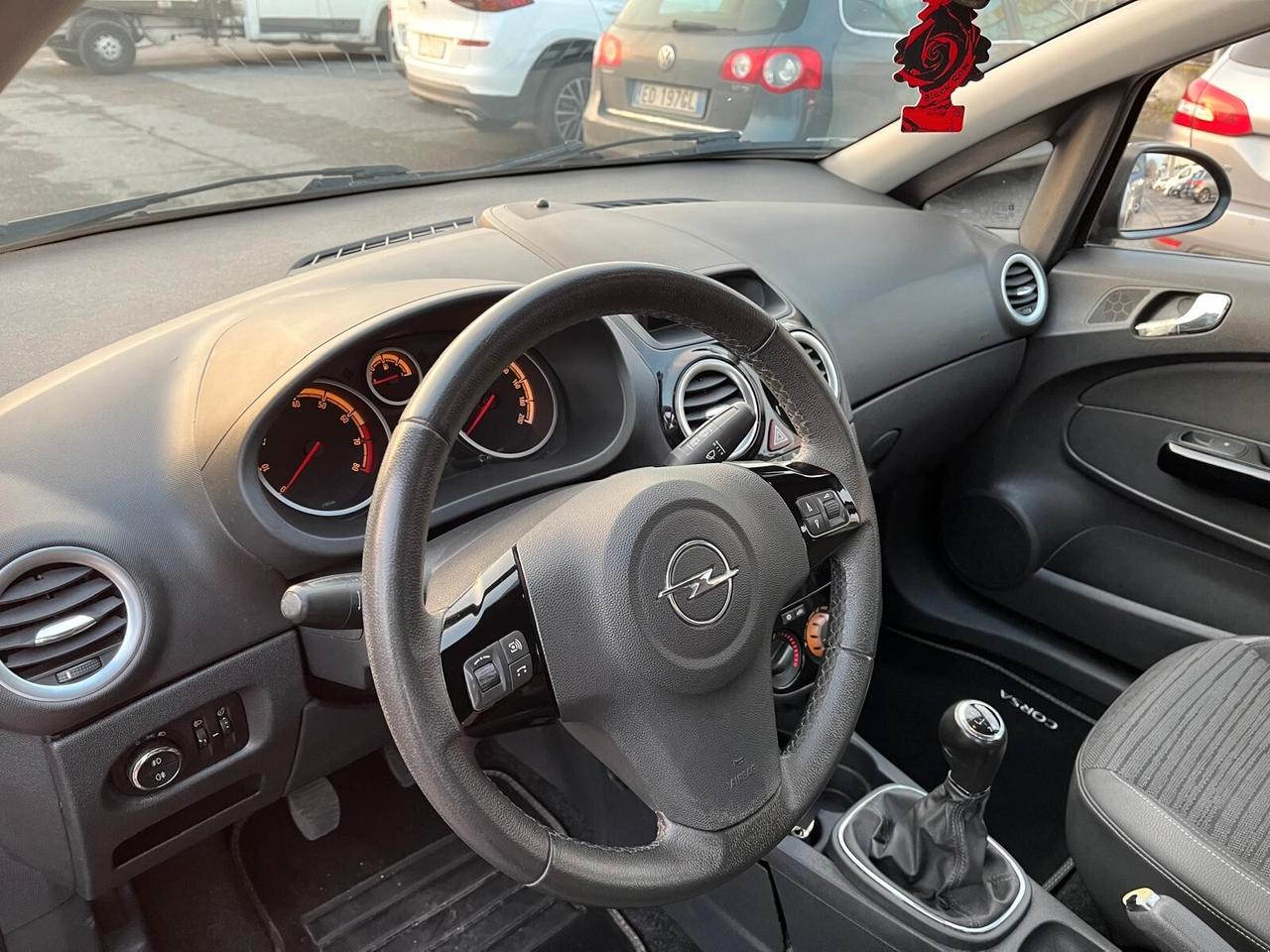 Opel Corsa 1.2 5 porte **NEOPATENTATI**