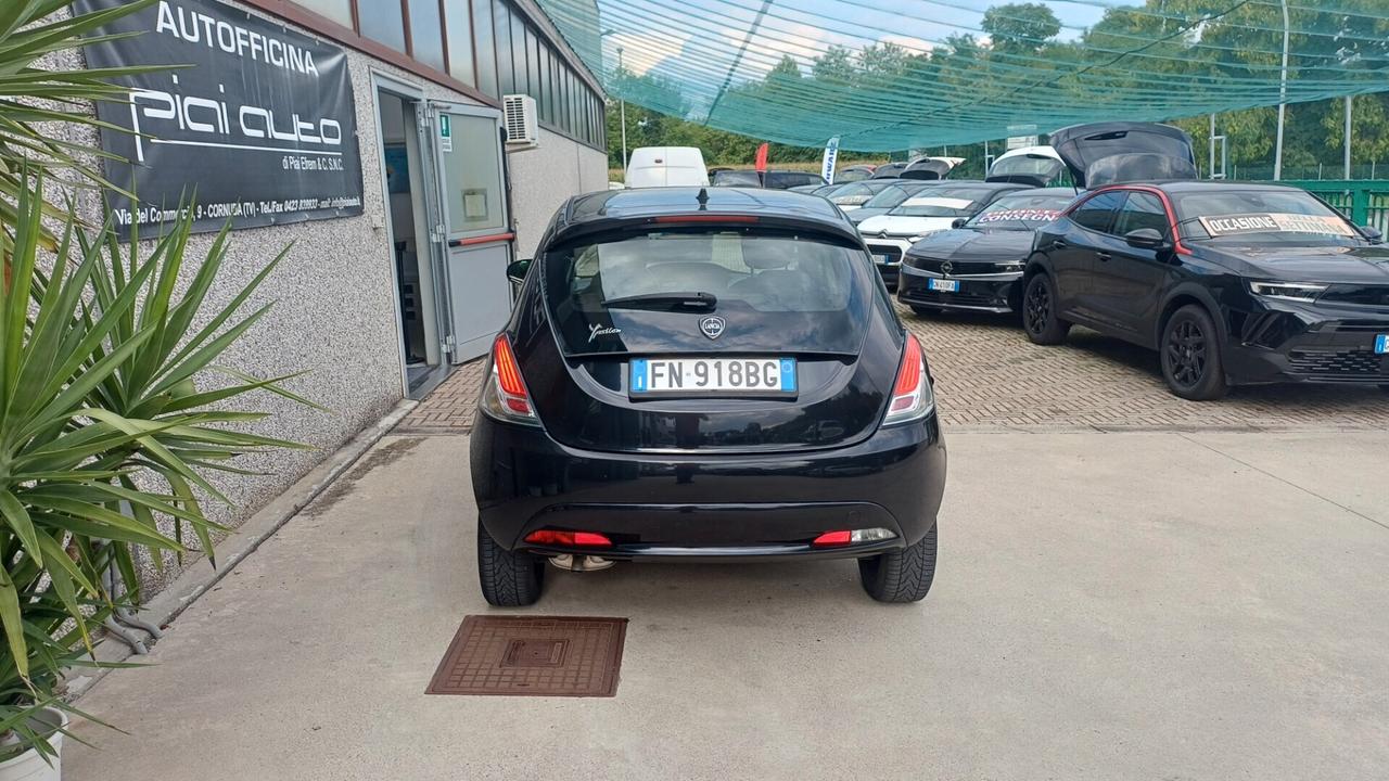 Lancia Ypsilon 1.2 69 CV 5 porte GPL Ecochic Silver OK Neopatentati