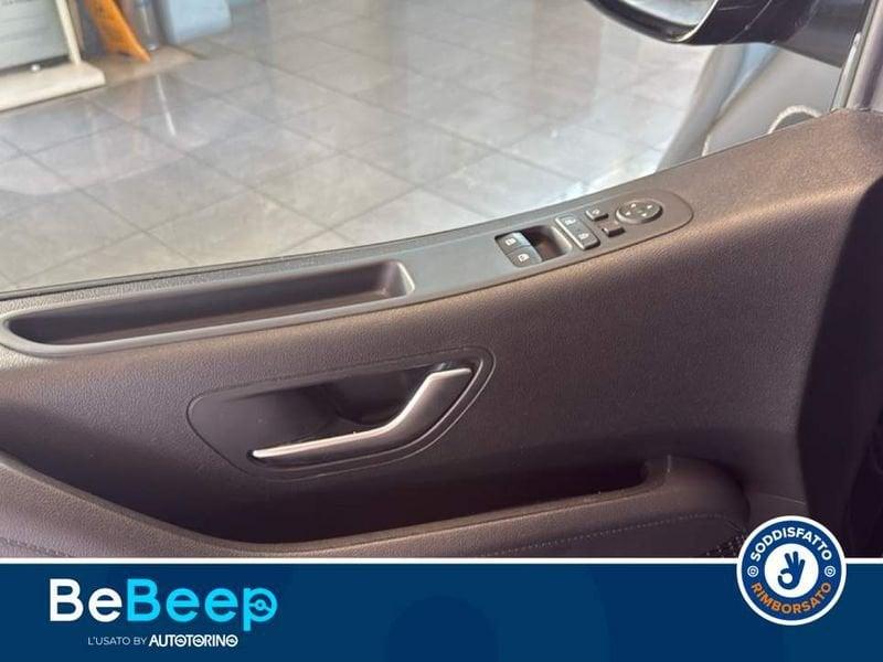 Hyundai Staria 2.2 LUXURY AWD AUTO