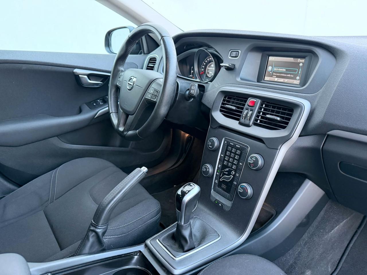 VOLVO V40 2.0 DIESEL D2 EURO6B