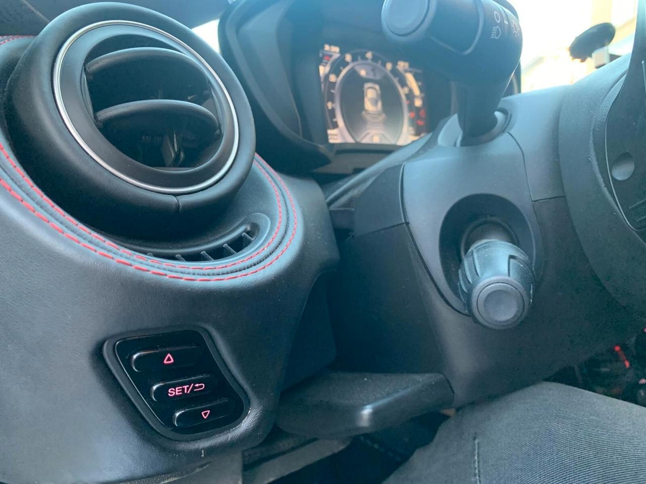 Alfa Romeo 4C 1750 TBi carbon