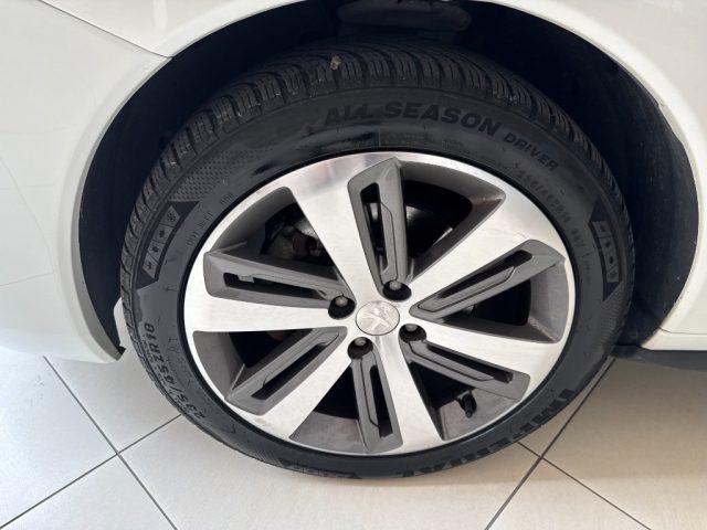 PEUGEOT 3008 2.0 HDi 163CV aut. Allure