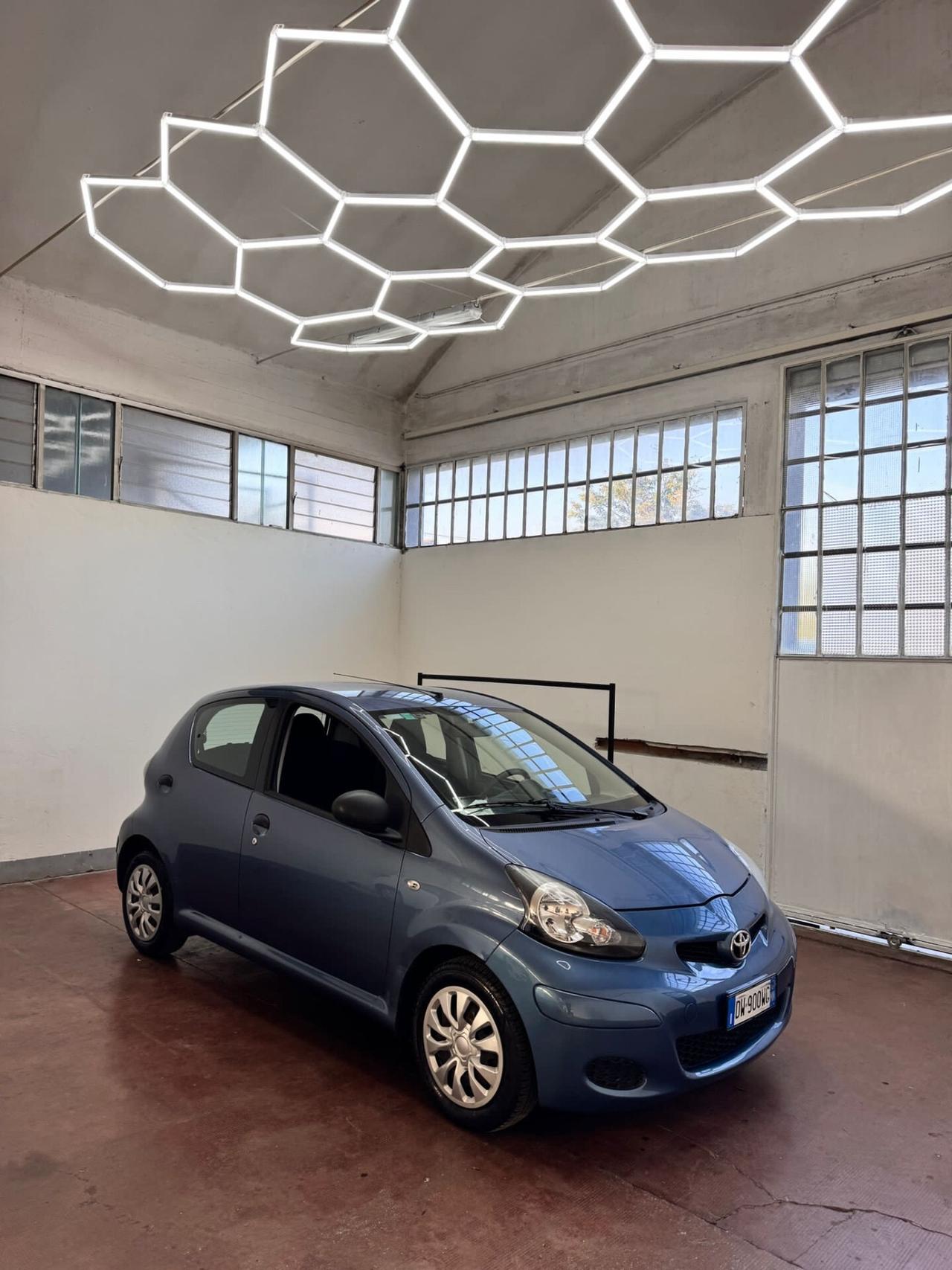 Toyota Aygo 1.0 benzina