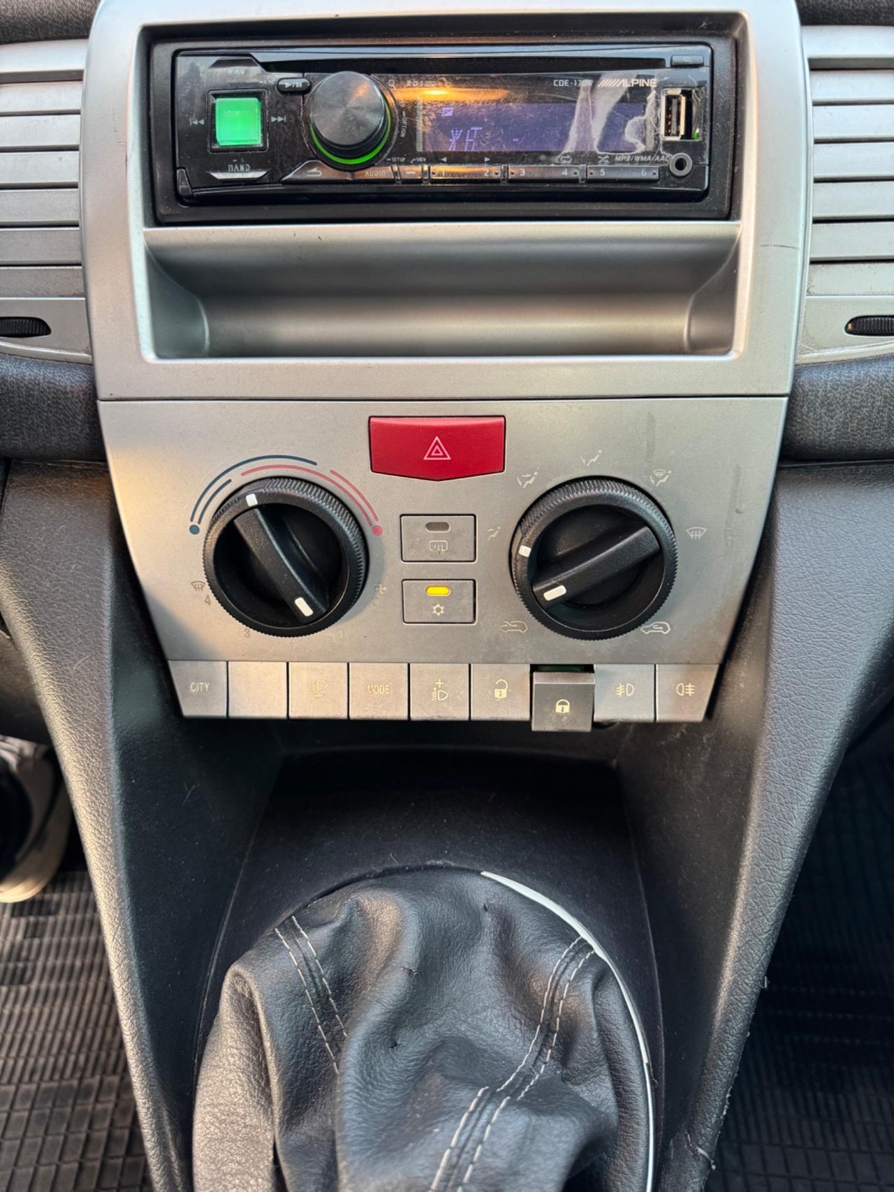 Lancia Ypsilon 1.2 CLIMATIZZATORE