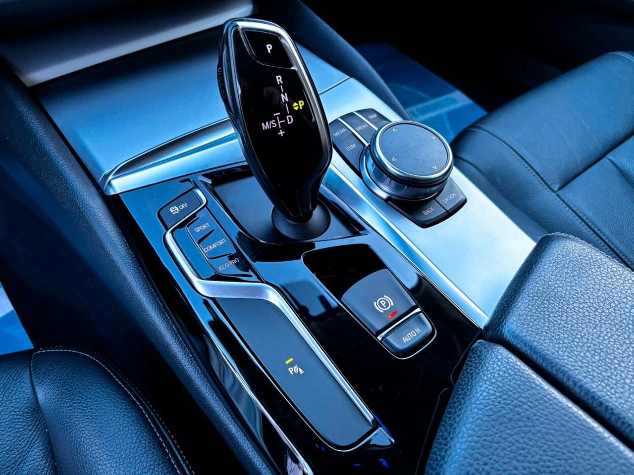 Bmw 520d Touring Luxury Led ambient - 2019