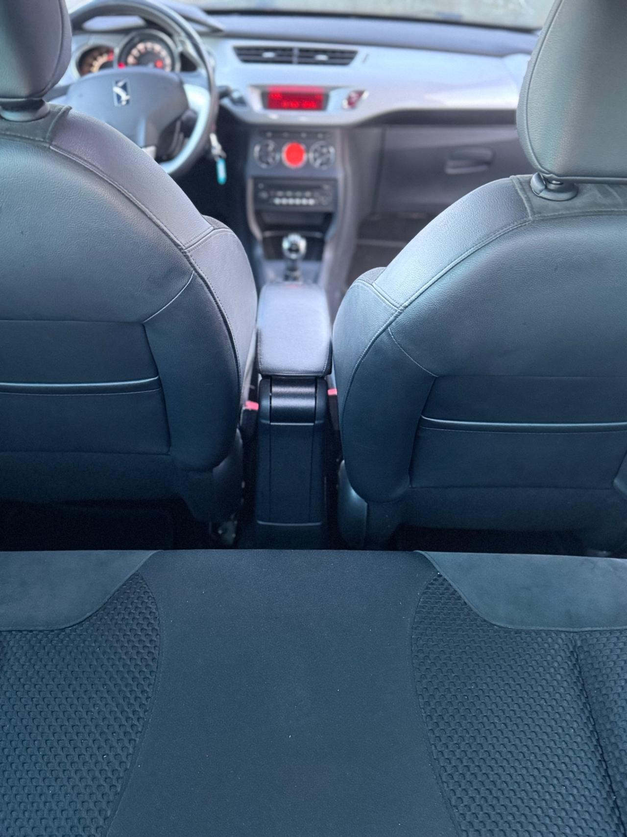 DS 3 1.2 VTI 82 JUST BLACK – FULL OPTIONAL