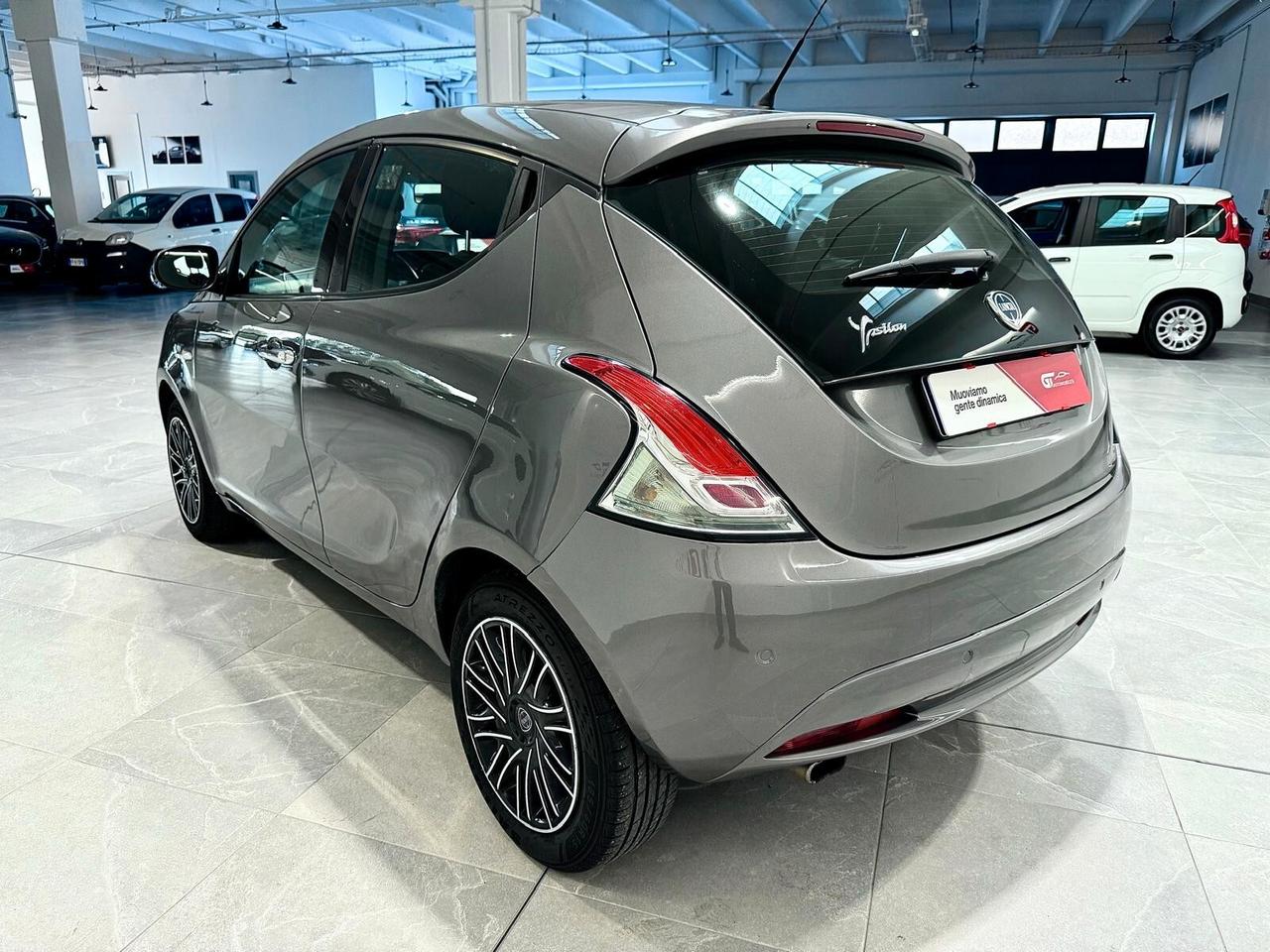 Lancia Ypsilon 1.2 69 CV 5 porte Gold