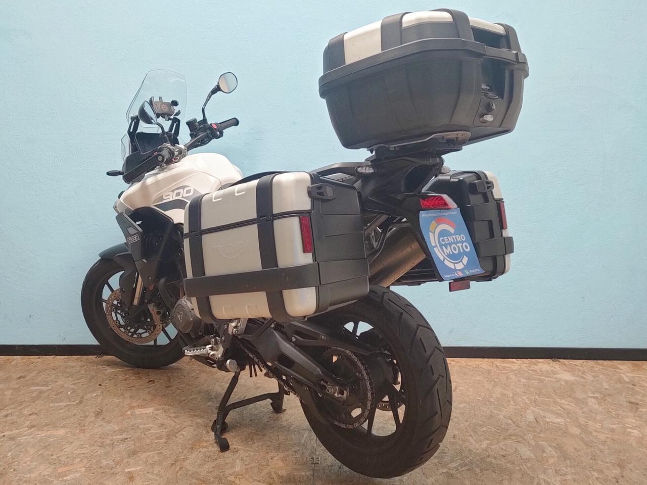 Triumph Tiger 900 GT PRO con tris borse originali