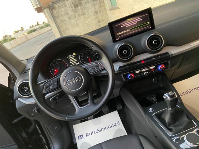 AUDI Q2 30 TDI Admired Advanced-RETROCAMERA-CARPLAY