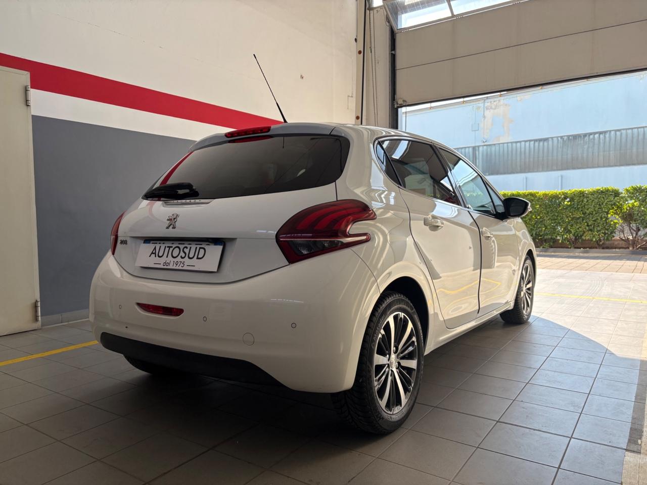 Peugeot 208 BlueHDi 75 5 porte Allure