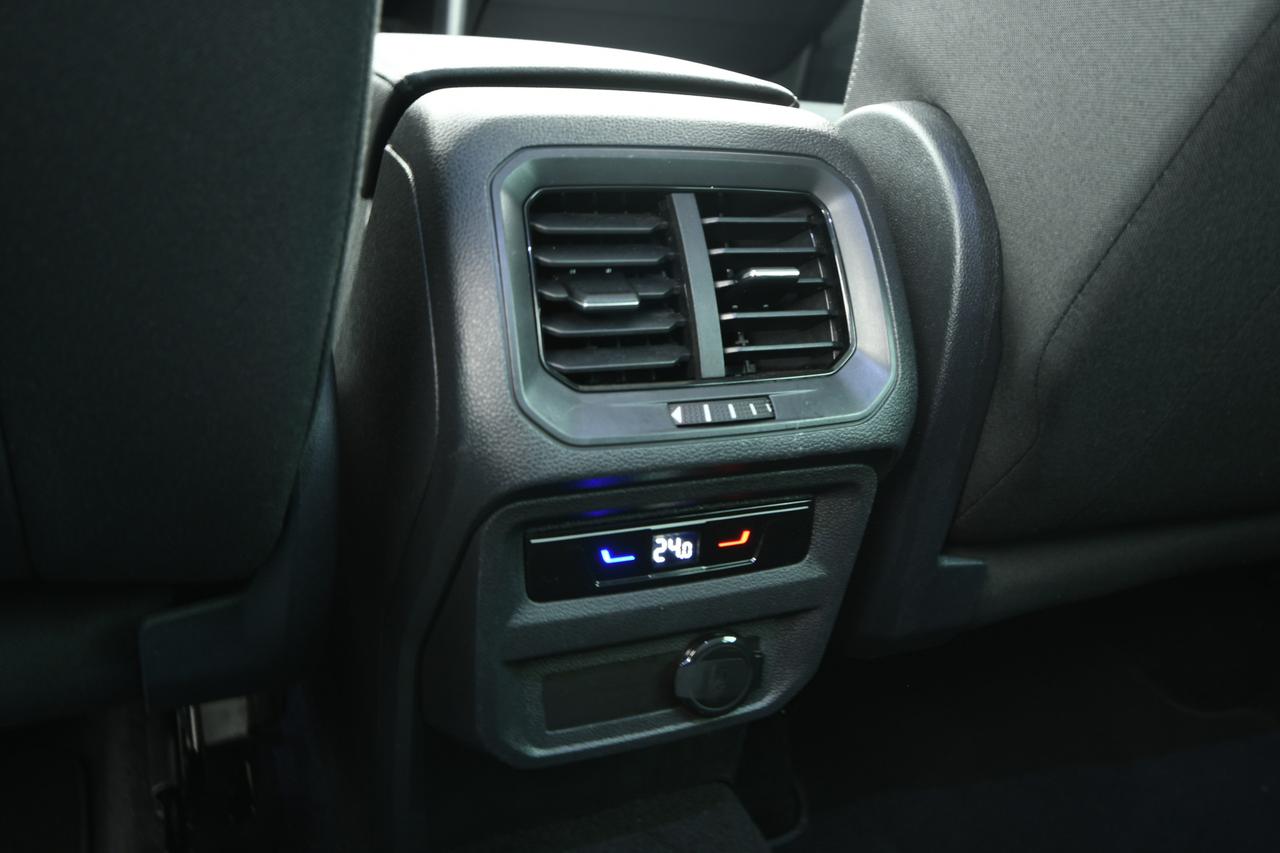 VOLKSWAGEN Tiguan 1.5 tsi Elegance 150cv dsg CAMERA+ACC+APP CONNECT