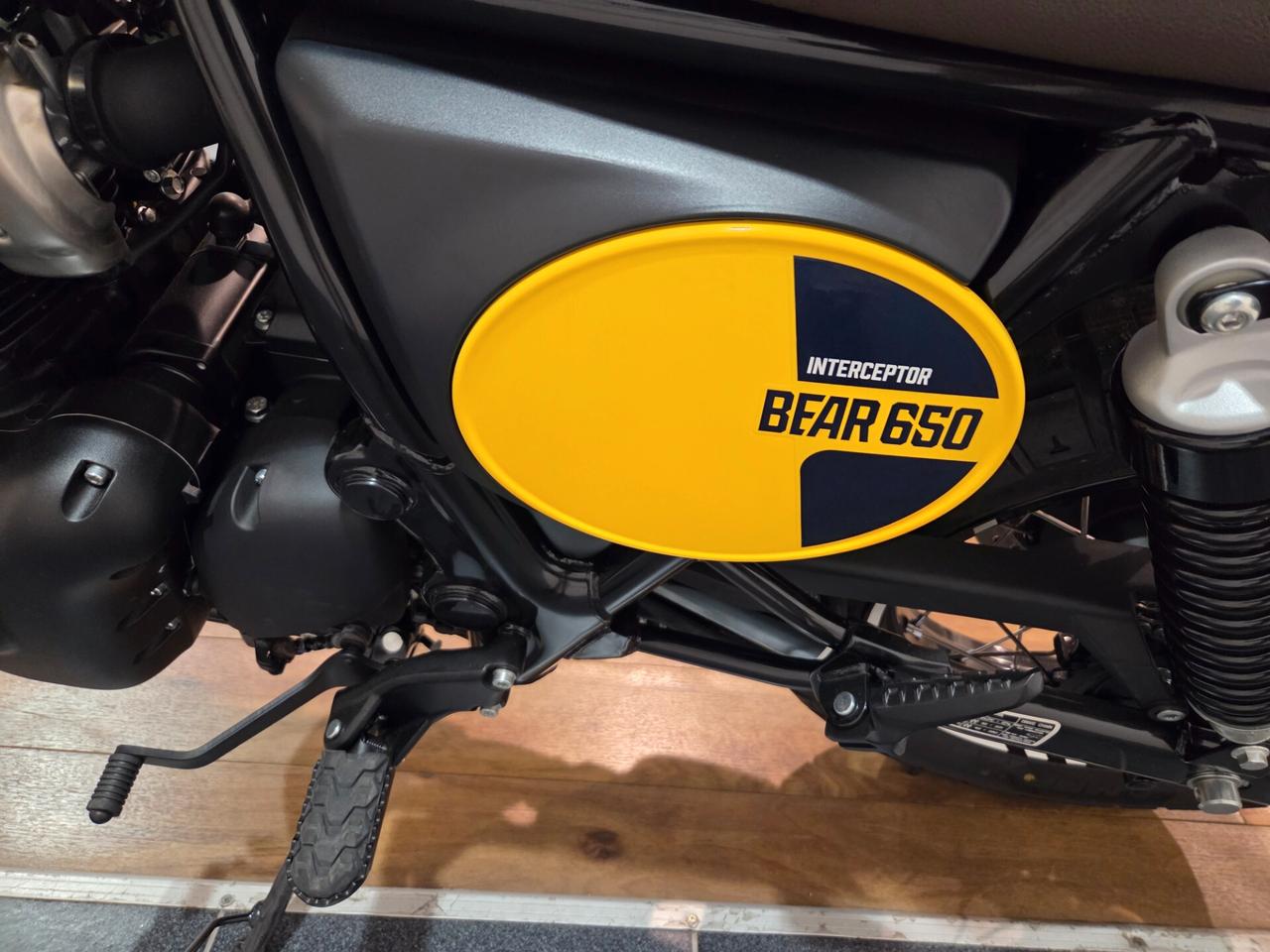 Royal Enfield Interceptor Bear 650