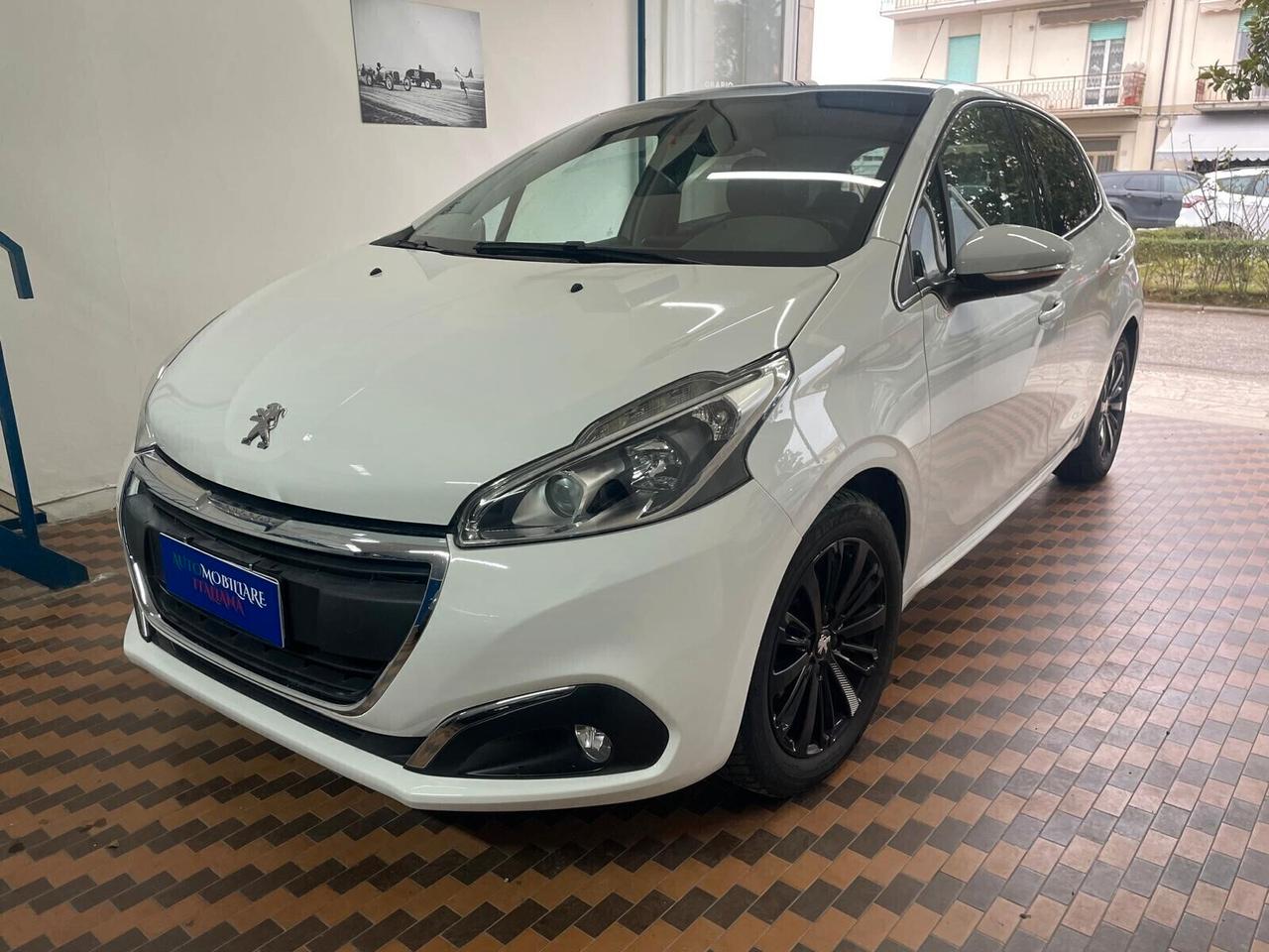 Peugeot 208 PureTech 82 5 porte Allure