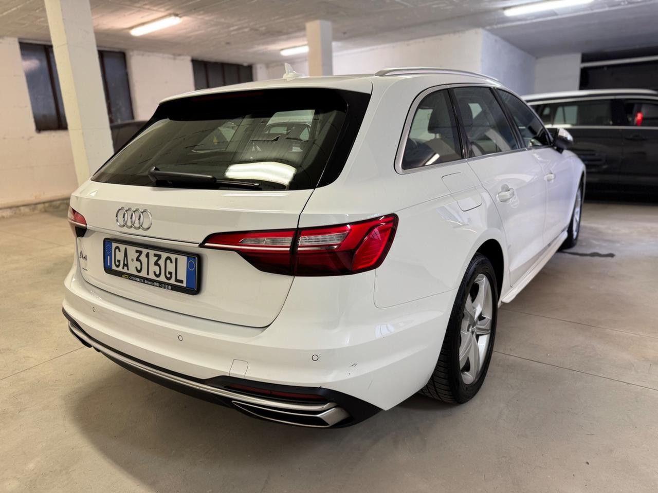 Audi A4 Avant 30 TDI/136 CV S tronic Business Advanced