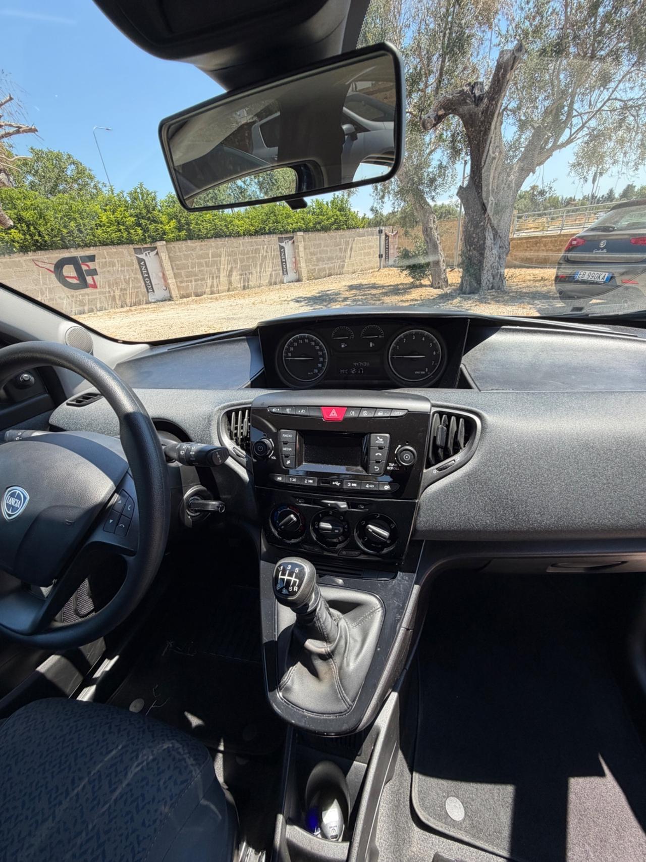 Lancia Ypsilon 1.0 FireFly 5 porte S&S Hybrid Ecochic Gold