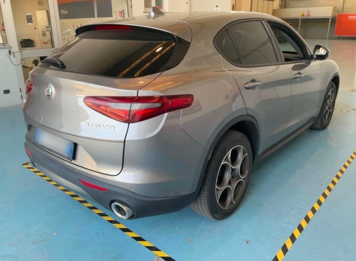 Alfa Romeo Stelvio 2.2 190 CV AT8 Q4 Business 10/2019